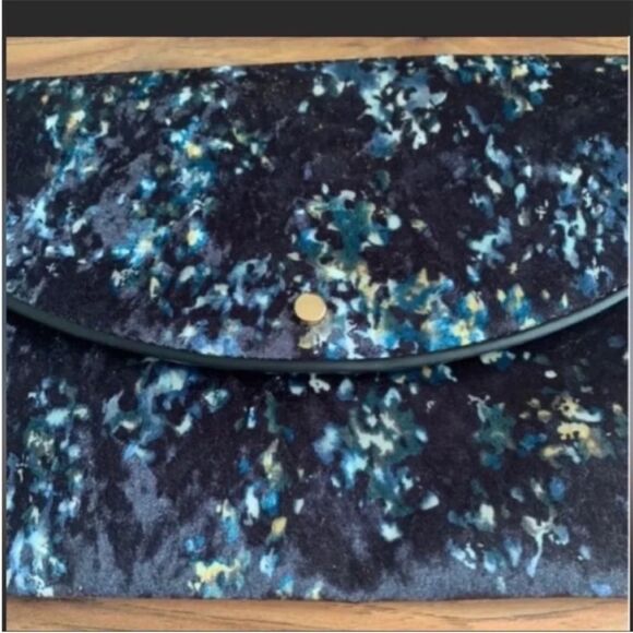 NWT A New Day Navy Velvet Floral Envelope Clutch - Picture 2 of 2